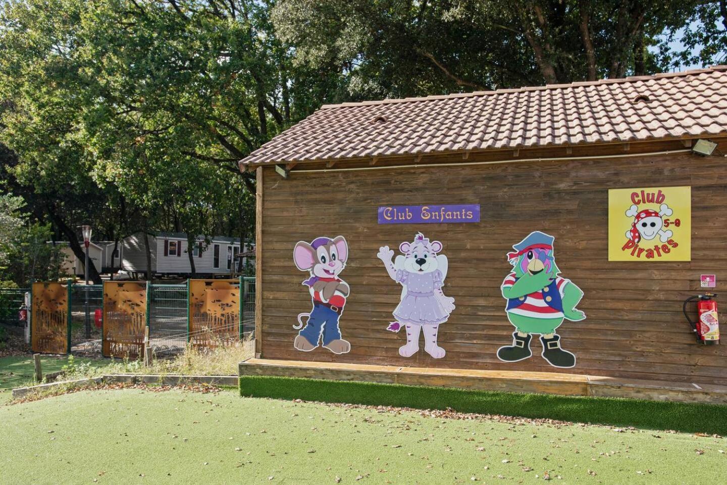 Mobilhome 3 Chambres 2 Salle De Bain แซ็ง-เบรแว็ง-เล-แป็ง ภายนอก รูปภาพ
